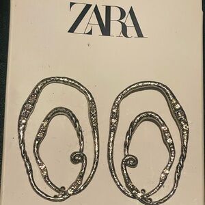 Zara Metallic Twisted Hoop Earrings